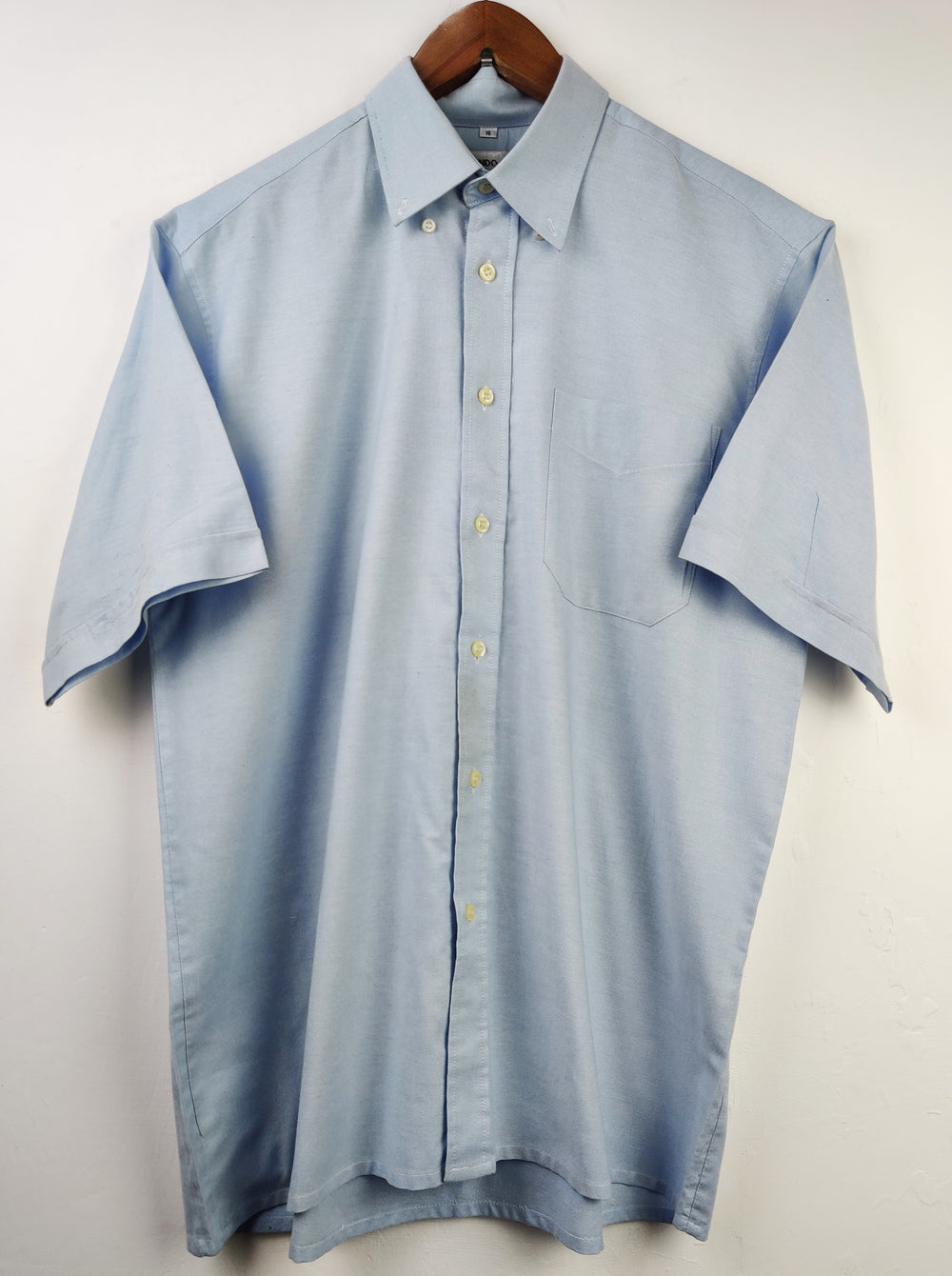 Buy online pre-used pre-loved 100% authentic & Original branded Armando Gallardo (DS-896) available in Pakistan. Top international brands avilable.