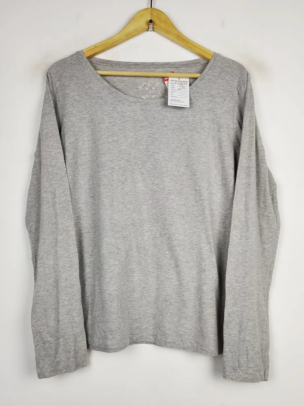 Buy online pre-used pre-loved 100% authentic & Original branded Atmosphere (FS-1649) available in Pakistan. Top international brands avilable.