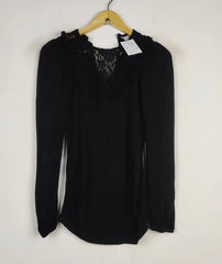 Buy online pre-used pre-loved 100% authentic & Original branded Maternity (FS-1750) available in Pakistan. Top international brands avilable.