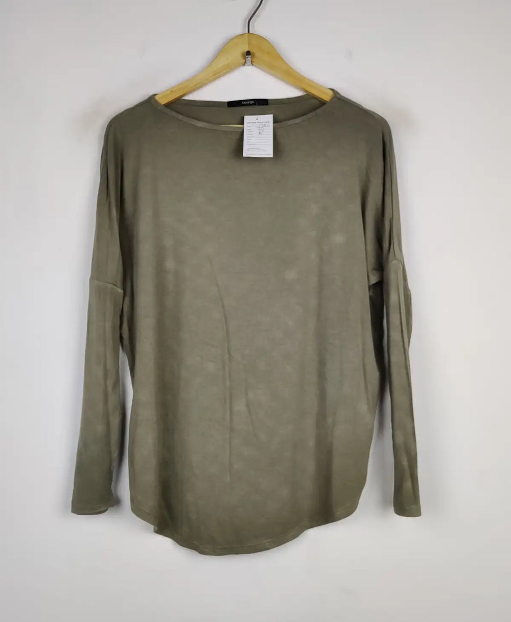 Buy online pre-used pre-loved 100% authentic & Original branded George (FS-1780) available in Pakistan. Top international brands avilable.