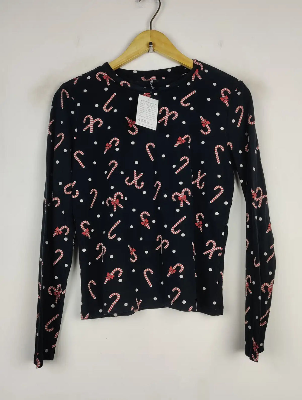 Buy online pre-used pre-loved 100% authentic & Original branded Pieces (FS-1823) available in Pakistan. Top international brands avilable.