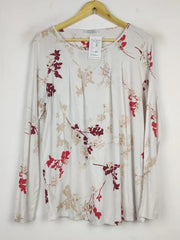 Buy online pre-used pre-loved 100% authentic & Original branded Classic (FS-1974) available in Pakistan. Top international brands avilable.