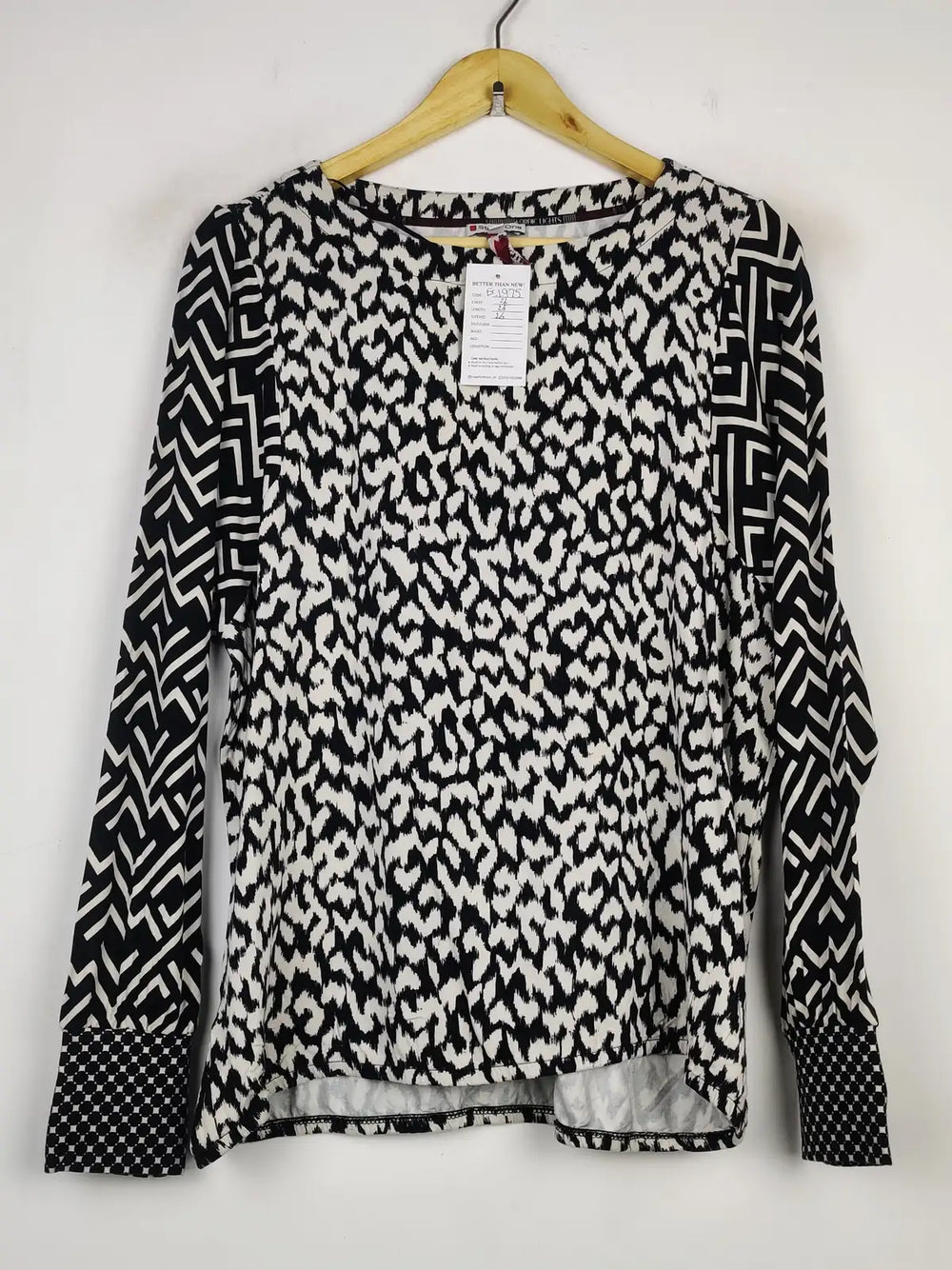 Buy online pre-used pre-loved 100% authentic & Original branded Street One (FS-1975) available in Pakistan. Top international brands avilable.