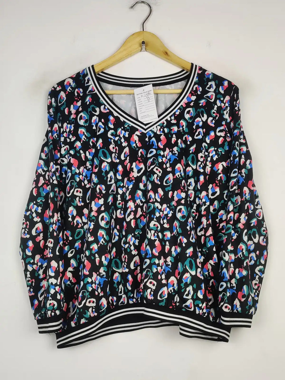 Buy online pre-used pre-loved 100% authentic & Original branded Unknown Brand (FS-1986) available in Pakistan. Top international brands avilable.