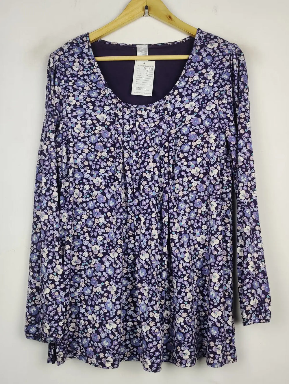 Buy online pre-used pre-loved 100% authentic & Original branded Unknown Brand (FS-1991) available in Pakistan. Top international brands avilable.