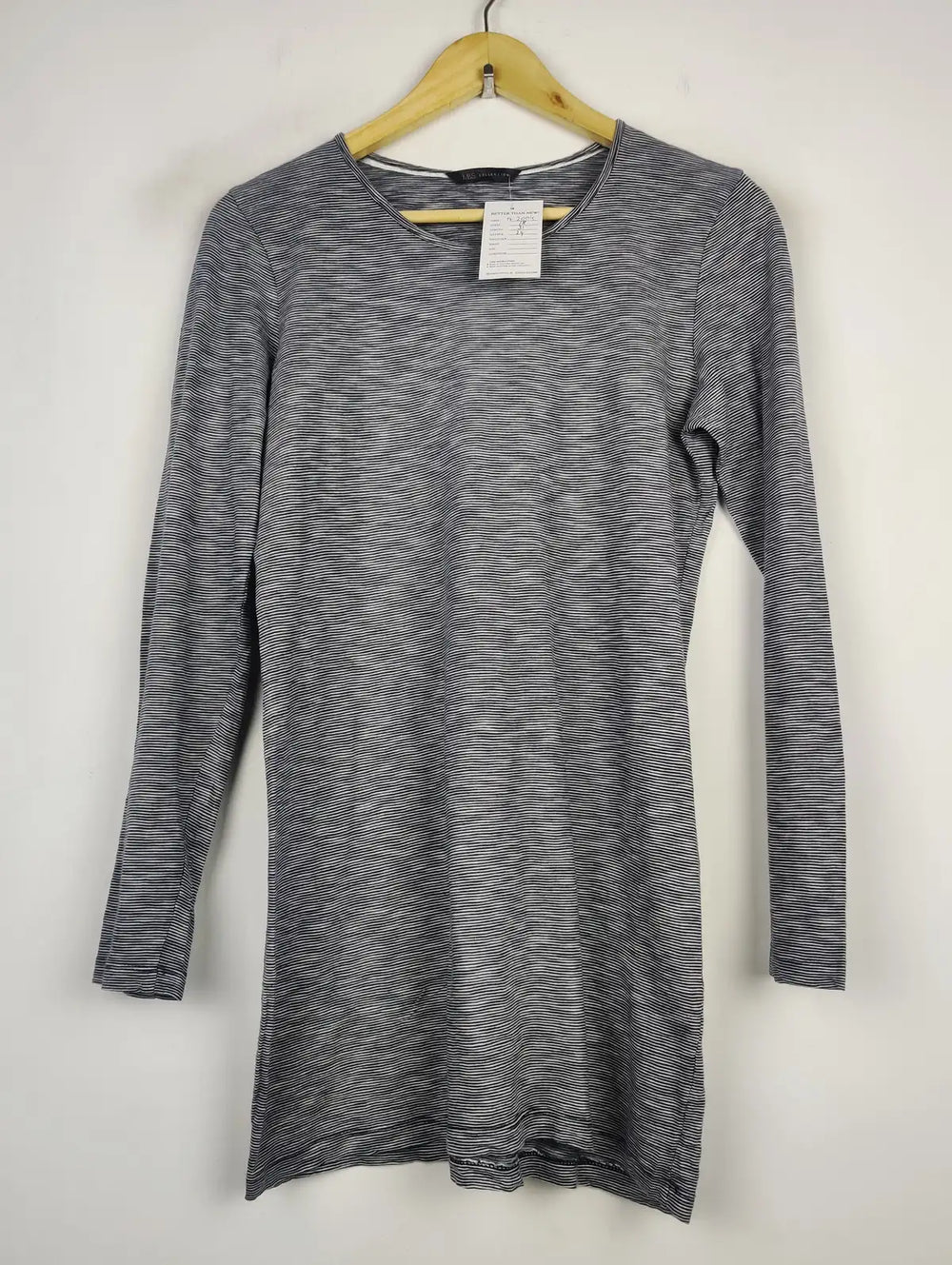 Buy online pre-used pre-loved 100% authentic & Original branded Marks & Spencers (FS-2004) available in Pakistan. Top international brands avilable.