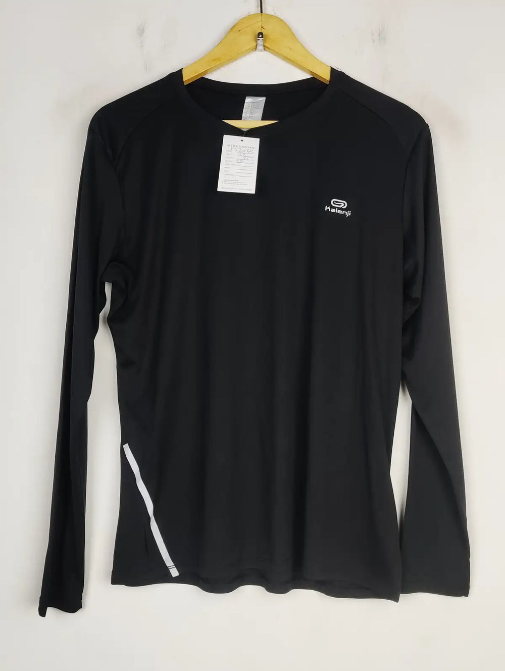 Buy online pre-used pre-loved 100% authentic & Original branded Kalenji (FS-2063) available in Pakistan. Top international brands avilable.