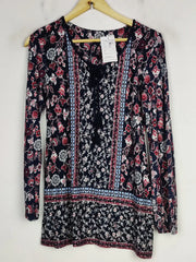 Buy online pre-used pre-loved 100% authentic & Original branded Unknown Brand (FS-2084) available in Pakistan. Top international brands avilable.