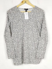 Buy online pre-used pre-loved 100% authentic & Original branded New Look (FS-2308) available in Pakistan. Top international brands avilable.