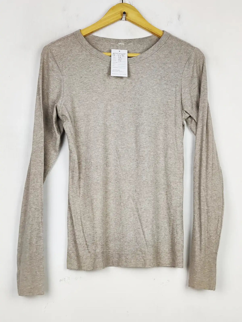 Buy online pre-used pre-loved 100% authentic & Original branded Unknown Brand (FS-2495) available in Pakistan. Top international brands avilable.