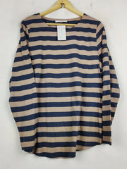 Buy online pre-used pre-loved 100% authentic & Original branded Carolyn Donnelly (FS-2679) available in Pakistan. Top international brands avilable.