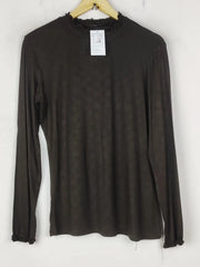 Buy online pre-used pre-loved 100% authentic & Original branded Unknown Brand (FS-2782) available in Pakistan. Top international brands avilable.