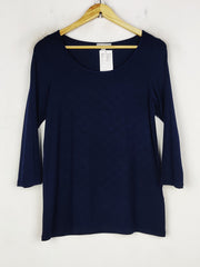Buy online pre-used pre-loved 100% authentic & Original branded Pure Cotton (FS-2846) available in Pakistan. Top international brands avilable.