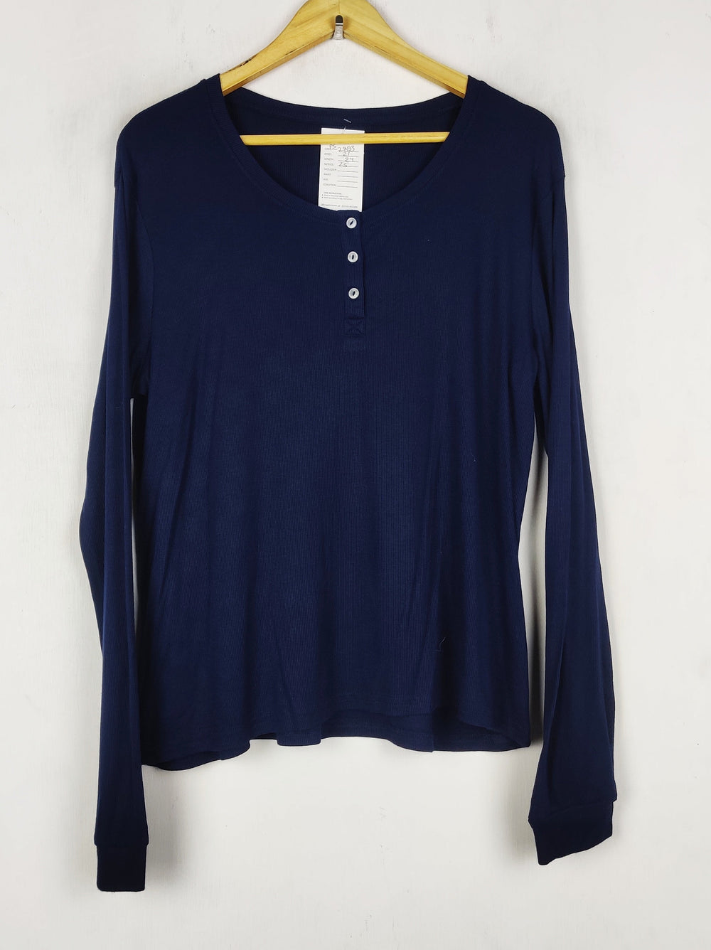 Buy online pre-used pre-loved 100% authentic & Original branded Unknown Brand (FS-2853) available in Pakistan. Top international brands avilable.