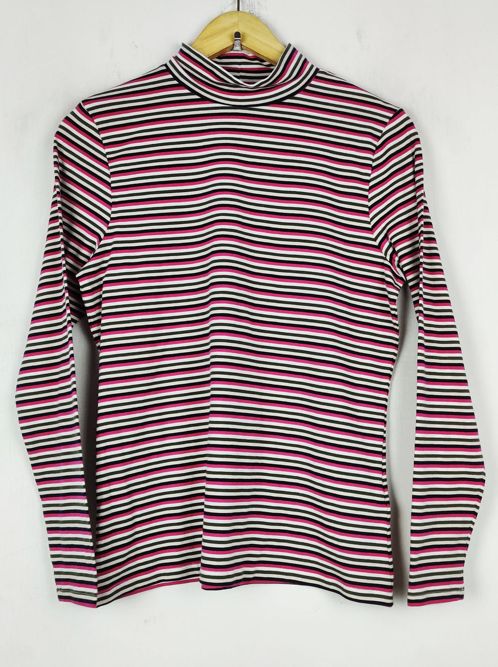 Buy online pre-used pre-loved 100% authentic & Original branded Marks & Spencers (FS-2857) available in Pakistan. Top international brands avilable.