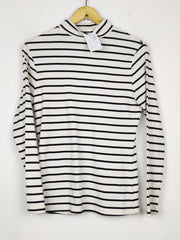 Buy online pre-used pre-loved 100% authentic & Original branded F&F (FS-2917) available in Pakistan. Top international brands avilable.