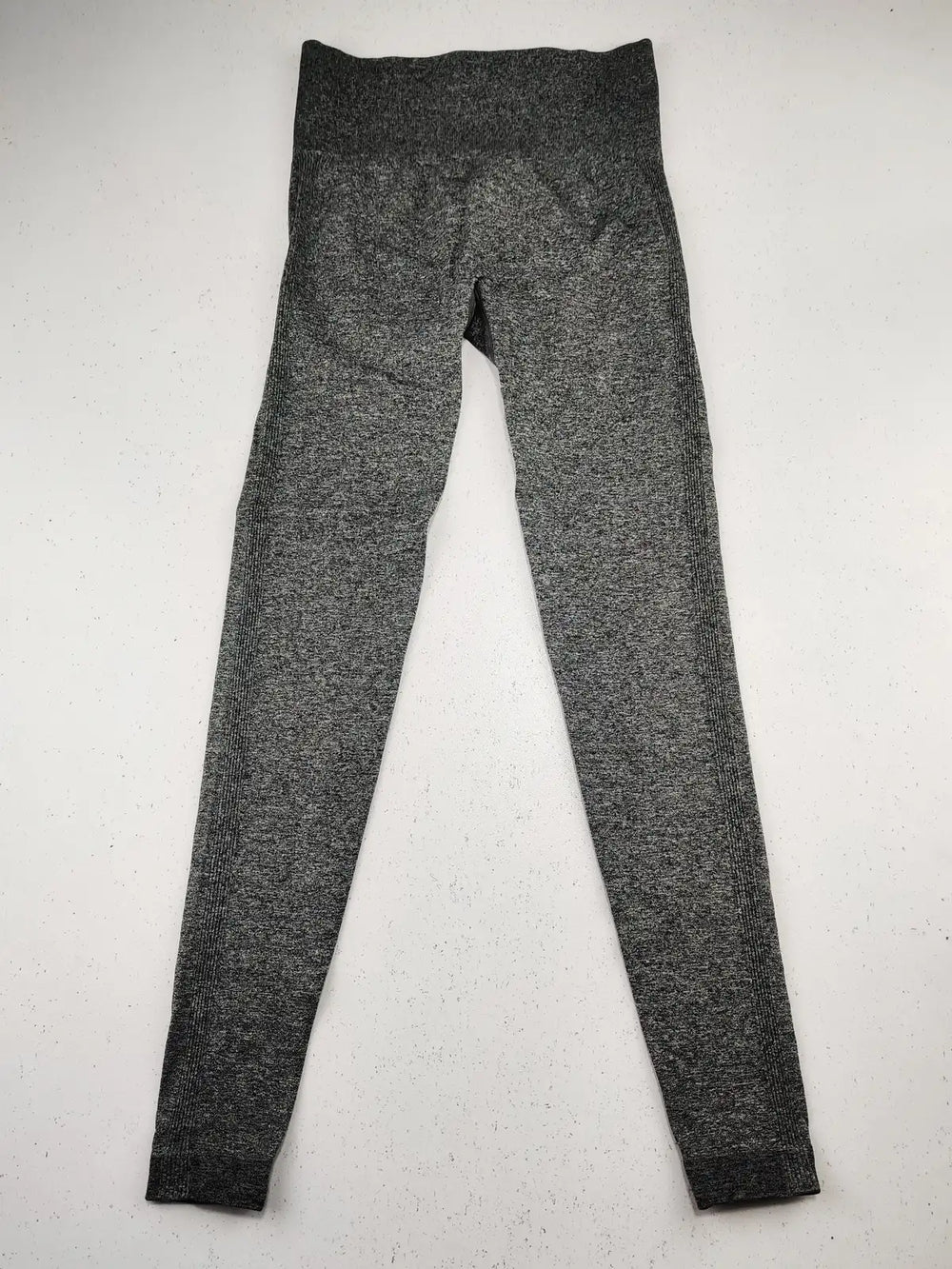 Buy online pre-used pre-loved 100% authentic & Original branded Unknown Brand (GB-1032) available in Pakistan. Top international brands avilable.