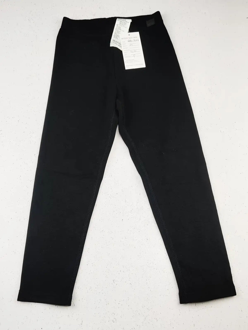 Buy online pre-used pre-loved 100% authentic & Original branded Uniqlo (GB-1624) available in Pakistan. Top international brands avilable.