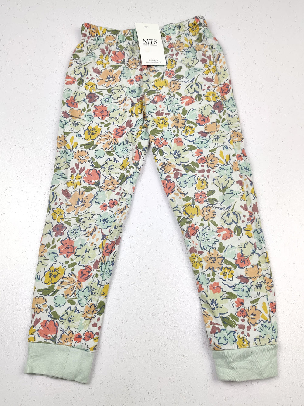 Buy online pre-used pre-loved 100% authentic & Original branded Unknown Brand (GB-164) available in Pakistan. Top international brands avilable.