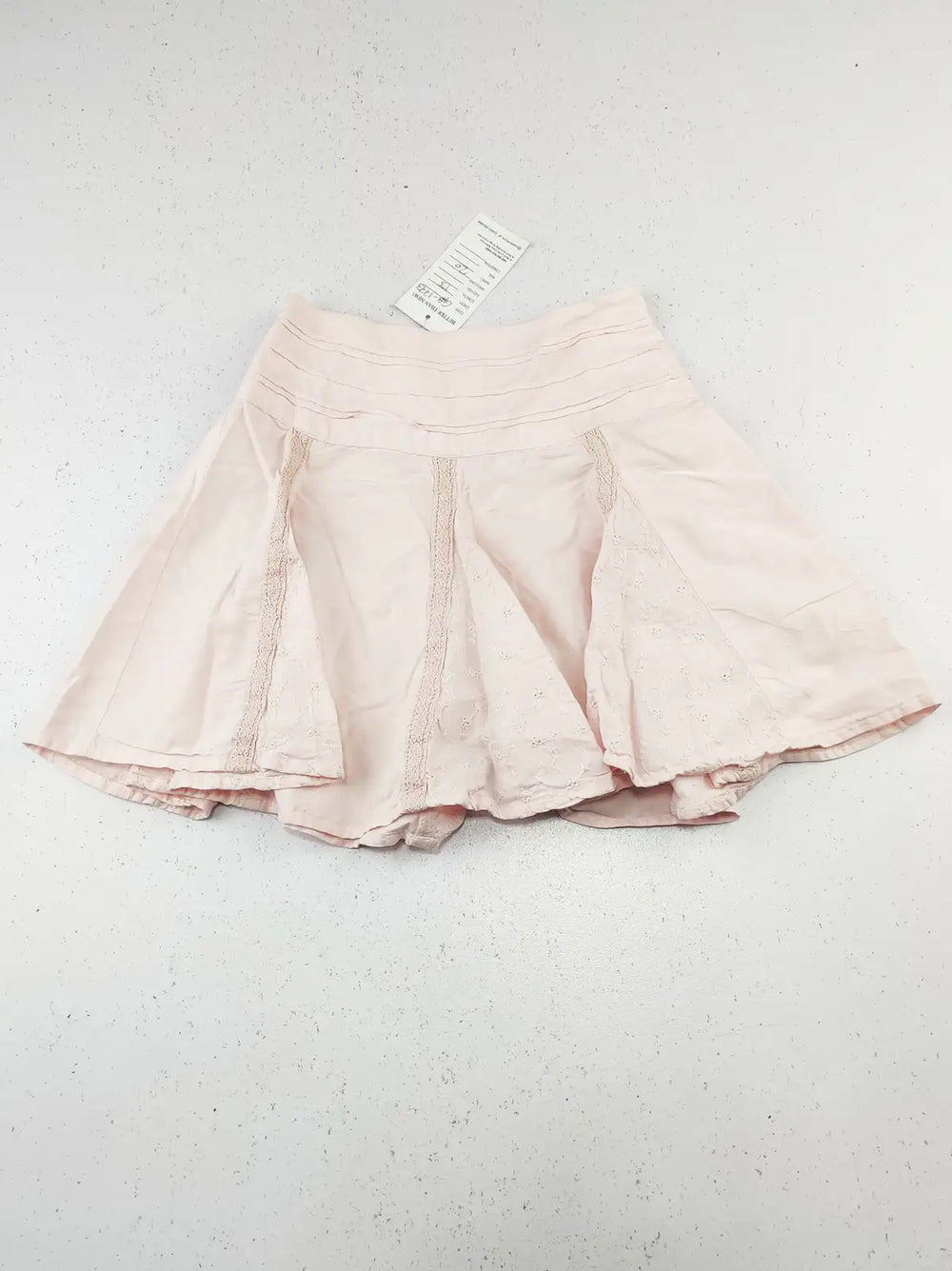Buy online pre-used pre-loved 100% authentic & Original branded Unknown Brand (GB-1773) available in Pakistan. Top international brands avilable.