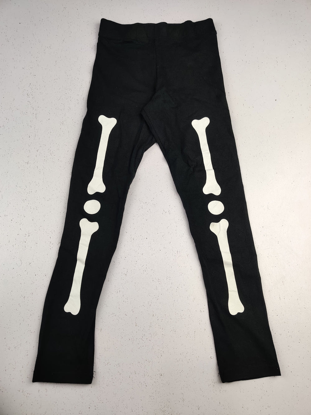 Buy online pre-used pre-loved 100% authentic & Original branded H&M (GB-372) available in Pakistan. Top international brands avilable.