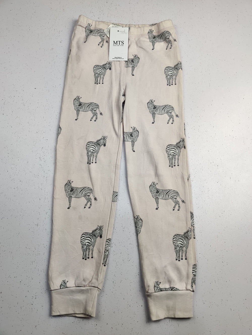 Buy online pre-used pre-loved 100% authentic & Original branded Unknown Brand (GB-491) available in Pakistan. Top international brands avilable.