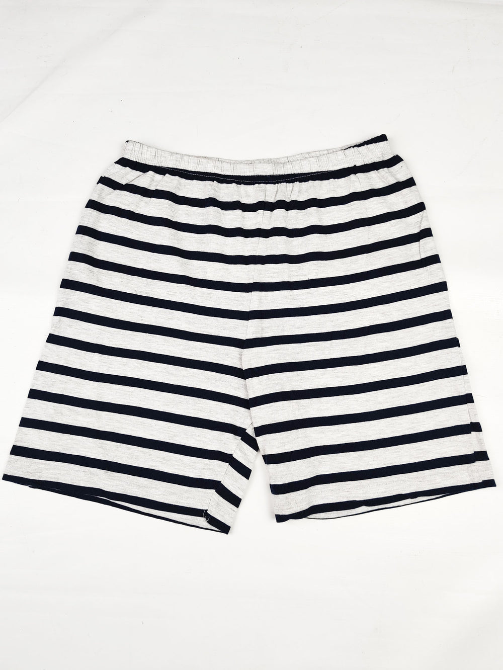 Buy online pre-used pre-loved 100% authentic & Original branded Jeff&Co (GB-811) available in Pakistan. Top international brands avilable.