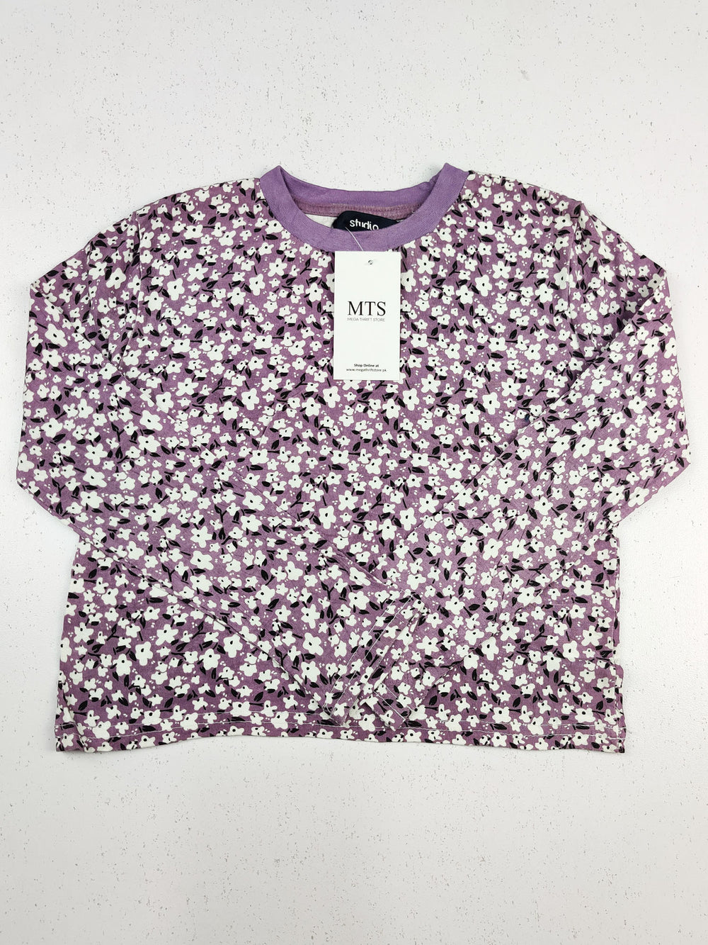 Buy online pre-used pre-loved 100% authentic & Original branded Studio (GST-1079) available in Pakistan. Top international brands avilable.