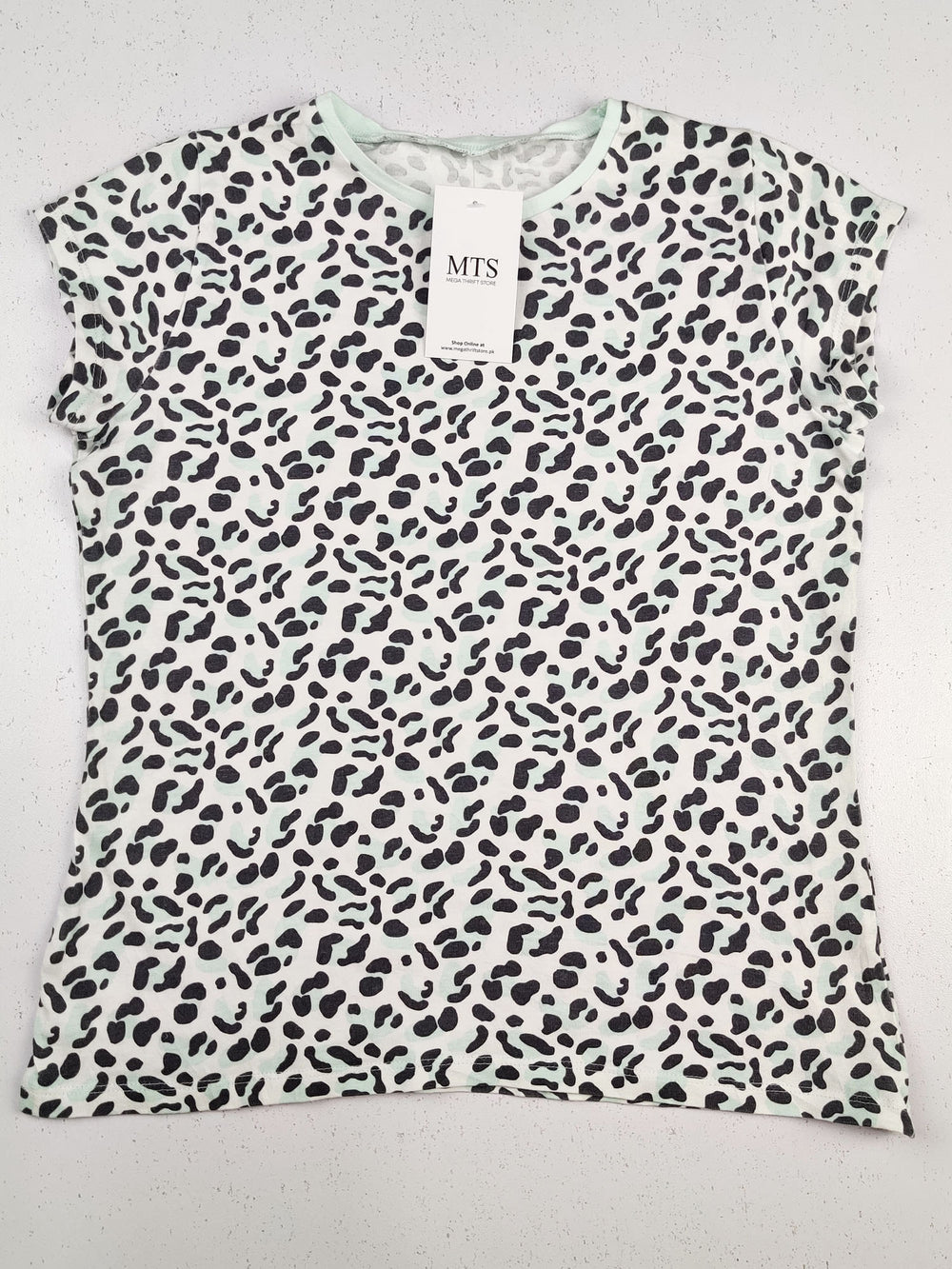 Buy online pre-used pre-loved 100% authentic & Original branded George (GST-1124) available in Pakistan. Top international brands avilable.