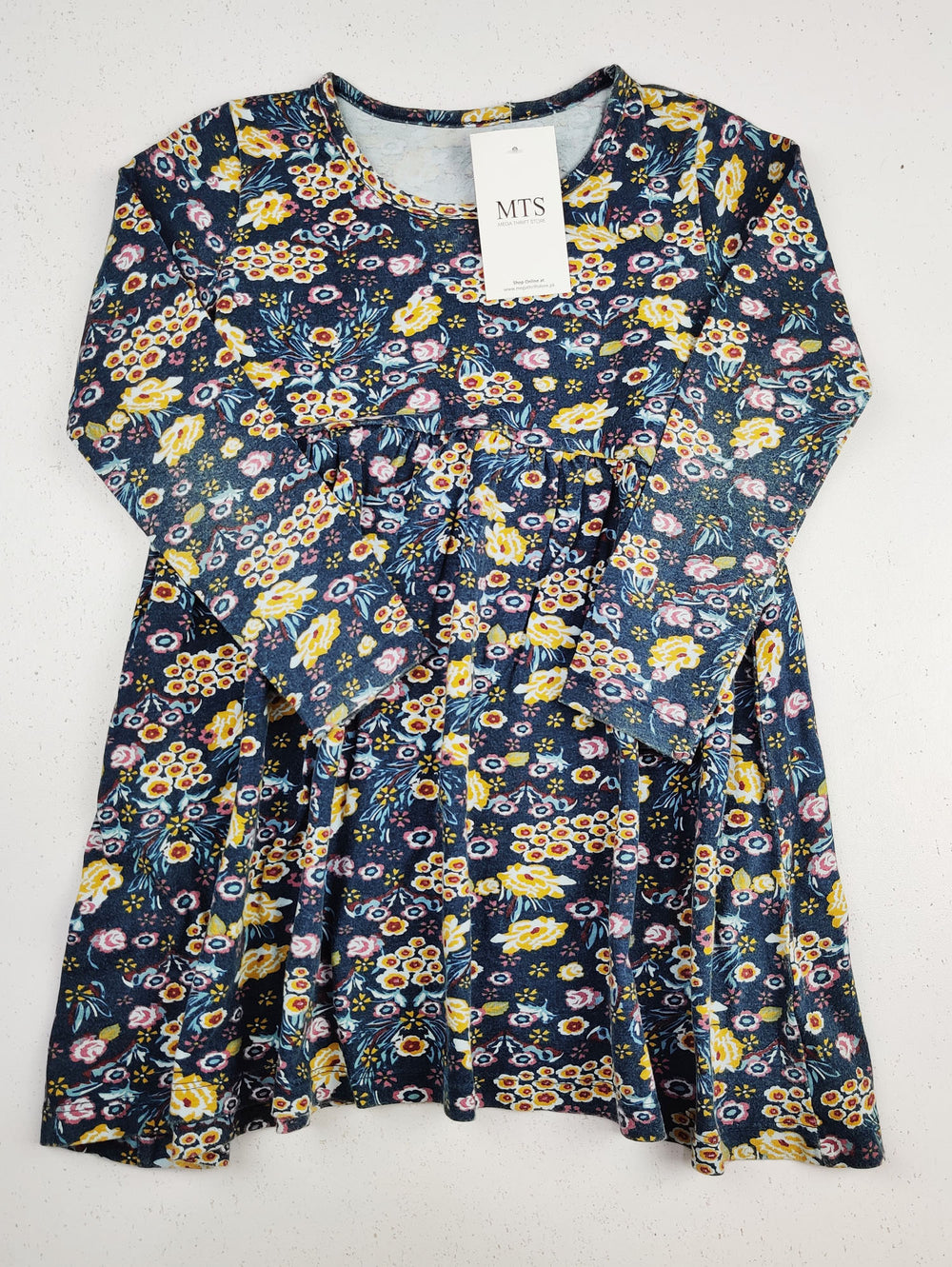 Buy online pre-used pre-loved 100% authentic & Original branded Dunnes Stores (GST-1231) available in Pakistan. Top international brands avilable.