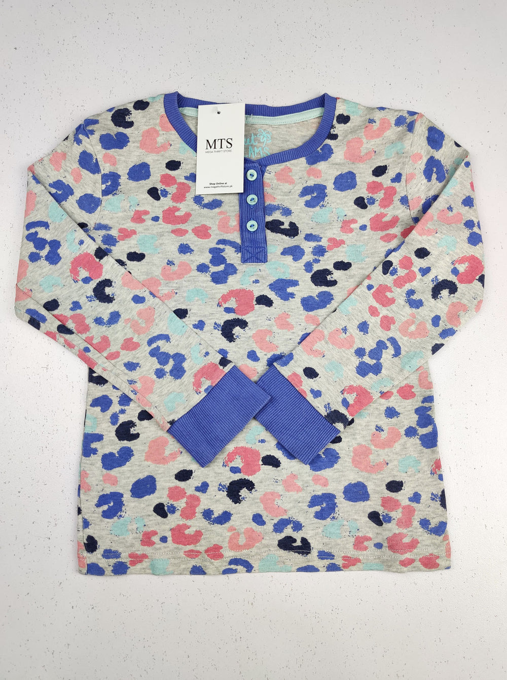 Buy online pre-used pre-loved 100% authentic & Original branded Unknown Brand (GST-1332) available in Pakistan. Top international brands avilable.