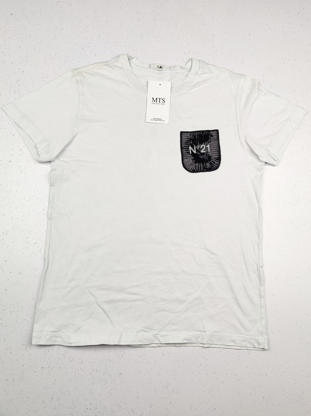 Buy online pre-used pre-loved 100% authentic & Original branded N.21 (GST-1790) available in Pakistan. Top international brands avilable.