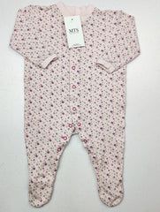 Buy online pre-used pre-loved 100% authentic & Original branded Unknown Brand (GST-244) available in Pakistan. Top international brands avilable.