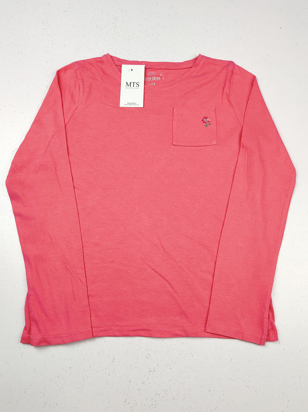 Buy online pre-used pre-loved 100% authentic & Original branded F&F (GST-541) available in Pakistan. Top international brands avilable.