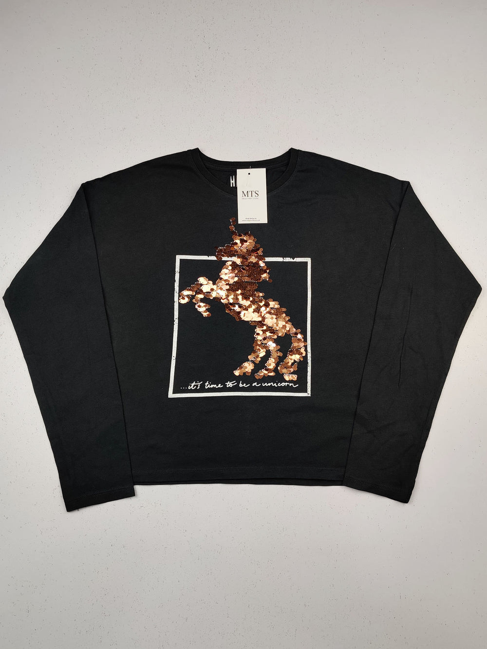 Buy online pre-used pre-loved 100% authentic & Original branded F&F (GST-796) available in Pakistan. Top international brands avilable.