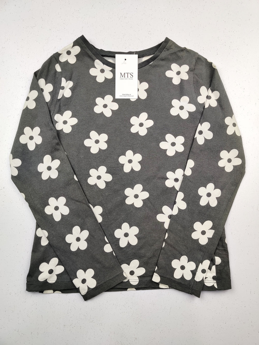 Buy online pre-used pre-loved 100% authentic & Original branded George (GST-889) available in Pakistan. Top international brands avilable.