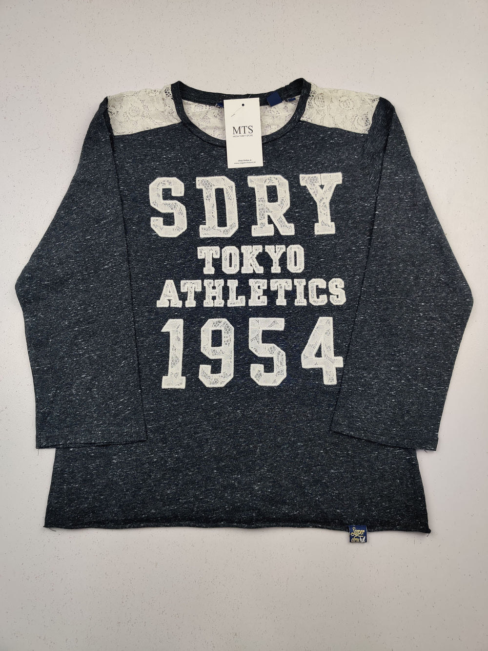 Buy online pre-used pre-loved 100% authentic & Original branded Super Dry (GST-901) available in Pakistan. Top international brands avilable.