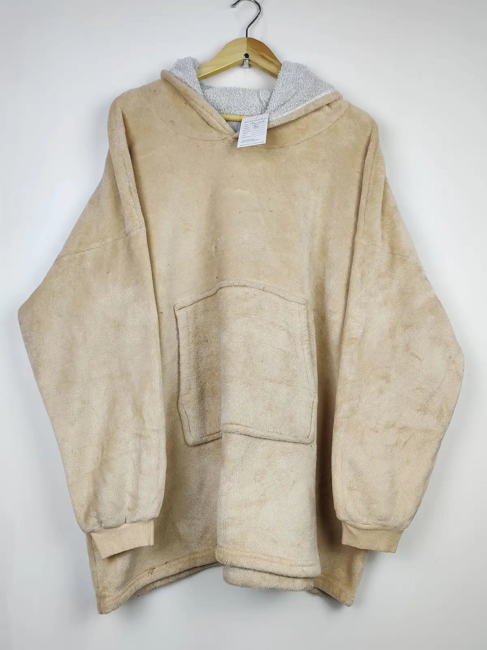 Buy online pre-used pre-loved 100% authentic & Original branded Unknown Brand (HH-105) available in Pakistan. Top international brands avilable.