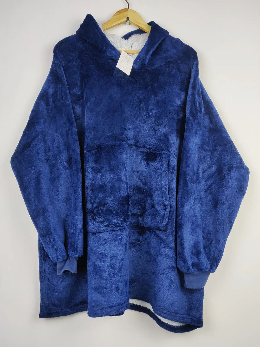 Buy online pre-used pre-loved 100% authentic & Original branded Unknown Brand (HH-121) available in Pakistan. Top international brands avilable.