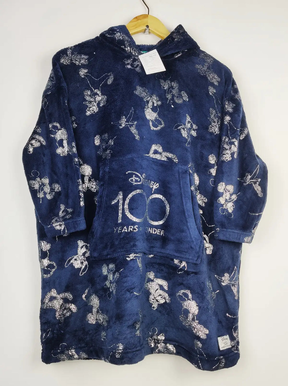 Buy online pre-used pre-loved 100% authentic & Original branded Disnep (HH-136) available in Pakistan. Top international brands avilable.