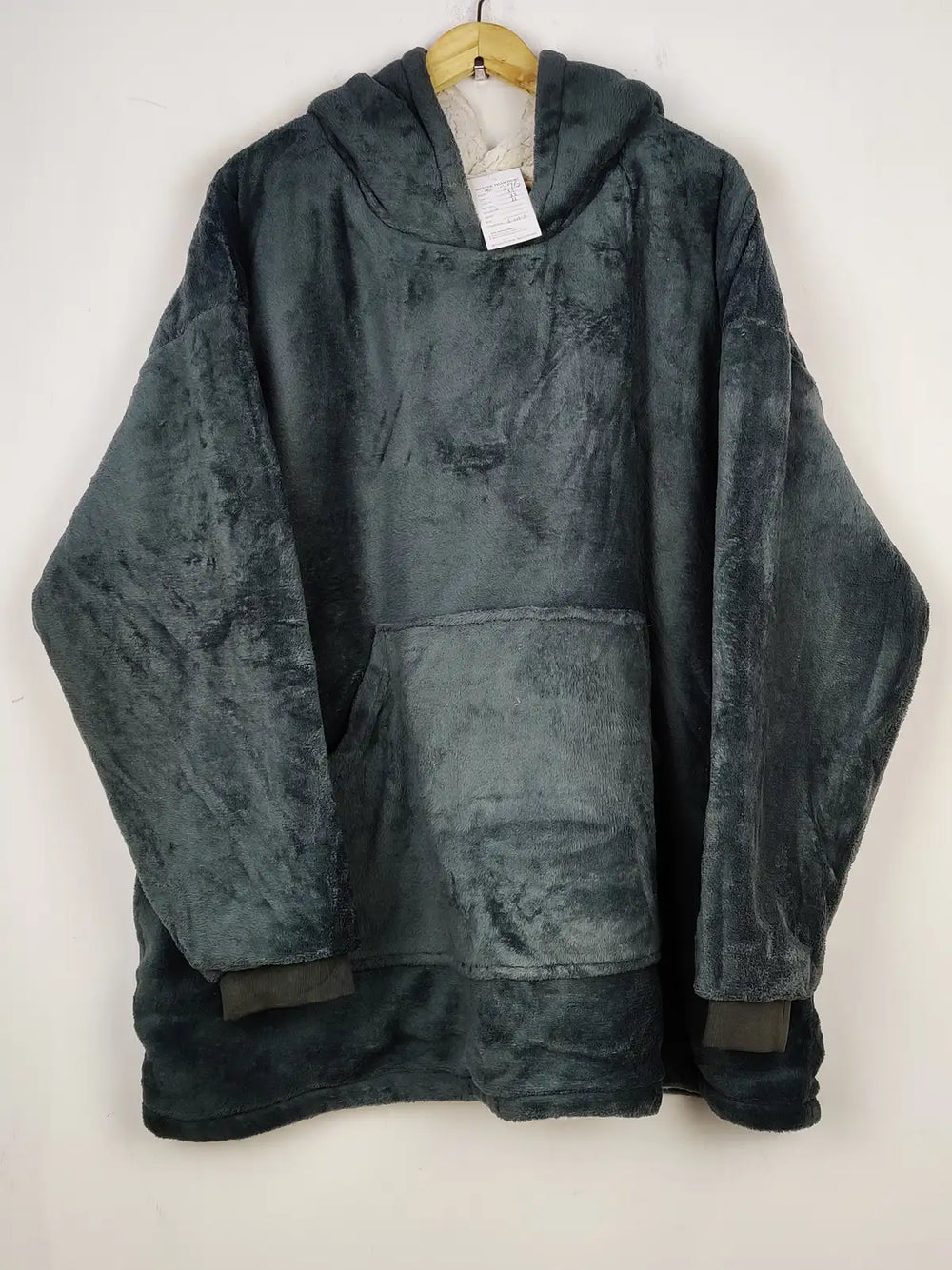 Buy online pre-used pre-loved 100% authentic & Original branded Unknown Brand (HH-276) available in Pakistan. Top international brands avilable.