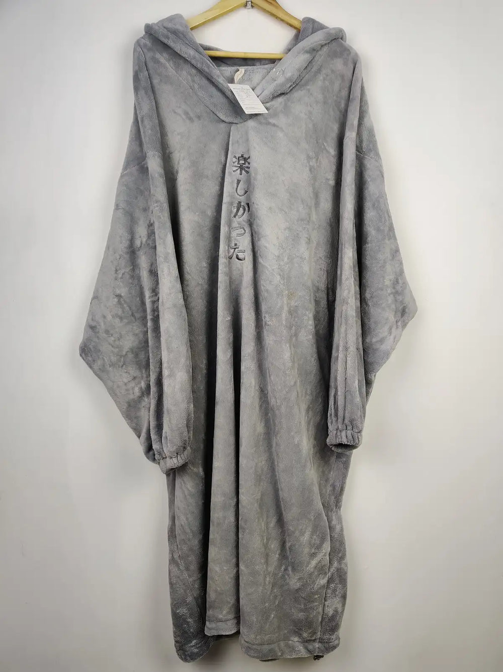 Buy online pre-used pre-loved 100% authentic & Original branded Fashion (HH-34) available in Pakistan. Top international brands avilable.