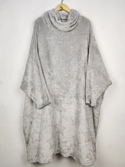 Buy online pre-used pre-loved 100% authentic & Original branded Tu (HH-570) available in Pakistan. Top international brands avilable.