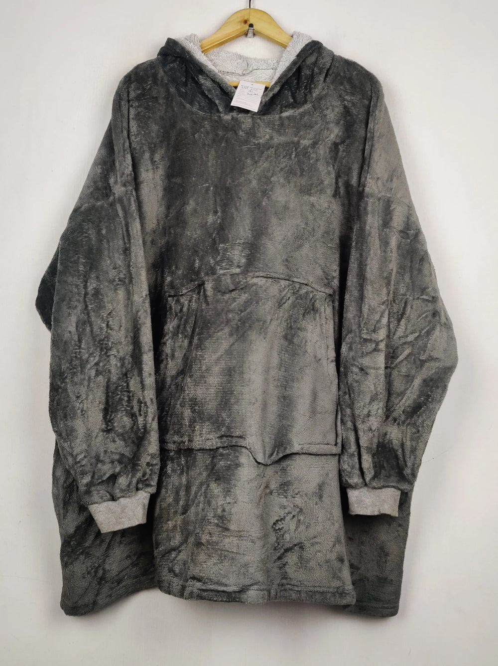 Buy online pre-used pre-loved 100% authentic & Original branded Unknown Brand (HH-606) available in Pakistan. Top international brands avilable.