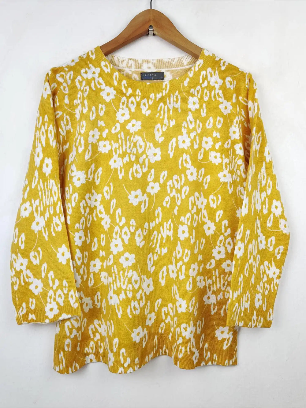 Buy online pre-used pre-loved 100% authentic & Original branded Papaya (HT-1219) available in Pakistan. Top international brands avilable.