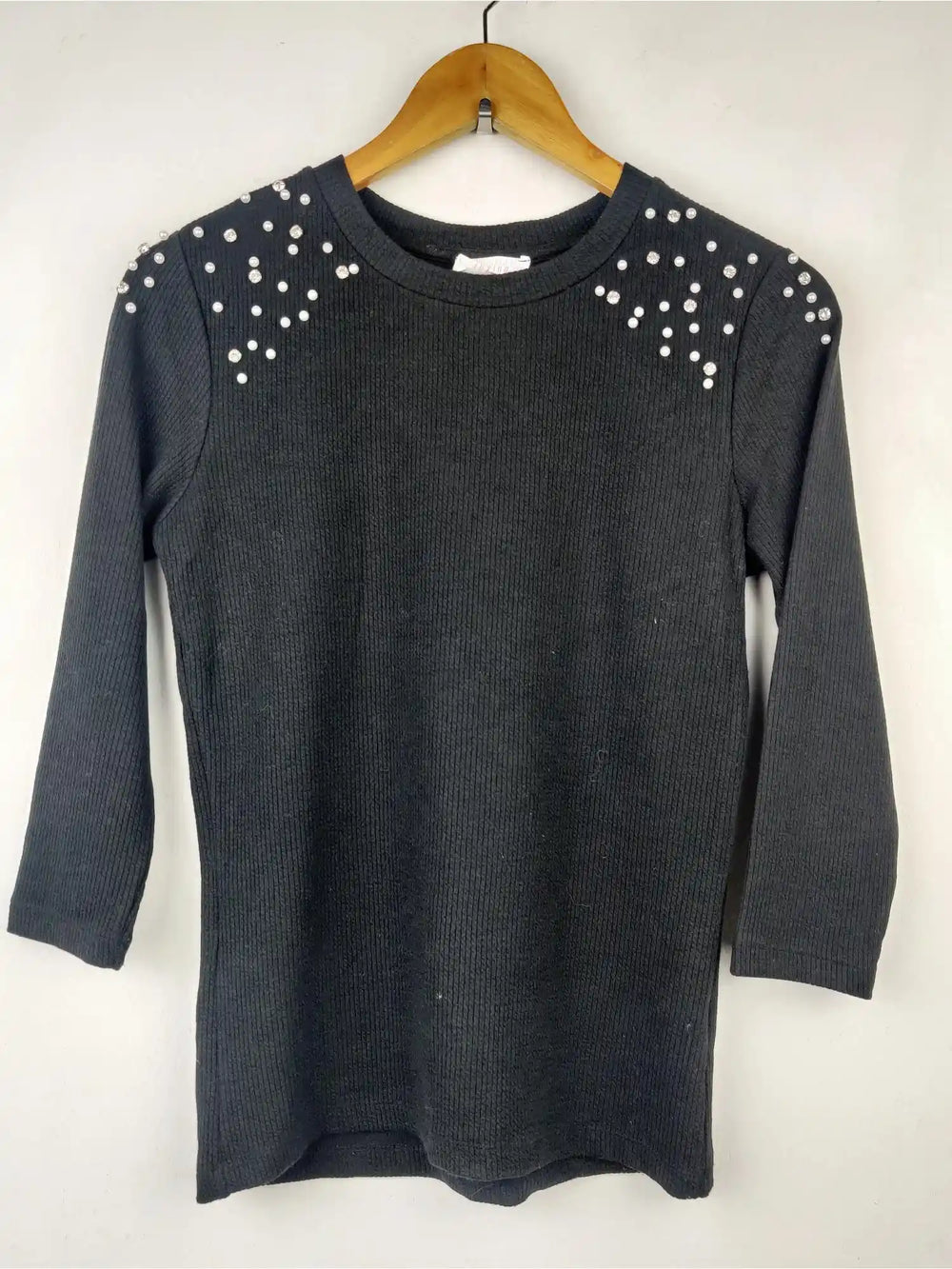 Buy online pre-used pre-loved 100% authentic & Original branded Savida (HT-1303) available in Pakistan. Top international brands avilable.