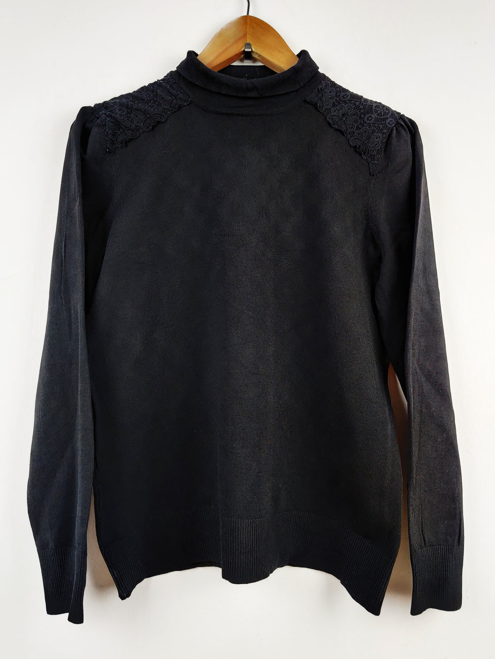 Buy online pre-used pre-loved 100% authentic & Original branded Savida (HT-1522) available in Pakistan. Top international brands avilable.