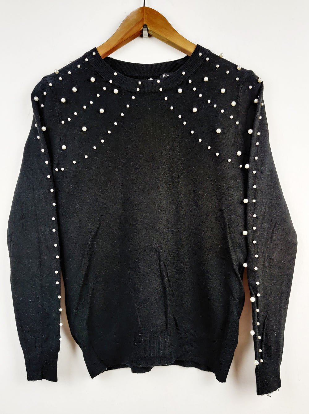 Buy online pre-used pre-loved 100% authentic & Original branded Liao Milana (HT-1529) available in Pakistan. Top international brands avilable.