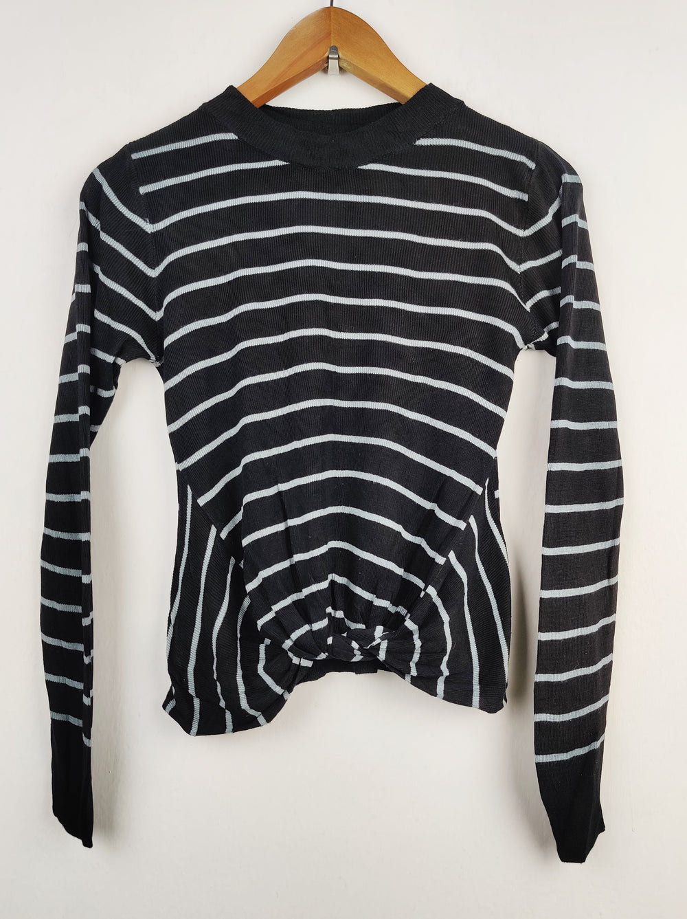 Buy online pre-used pre-loved 100% authentic & Original branded Top Shop (HT-1576) available in Pakistan. Top international brands avilable.