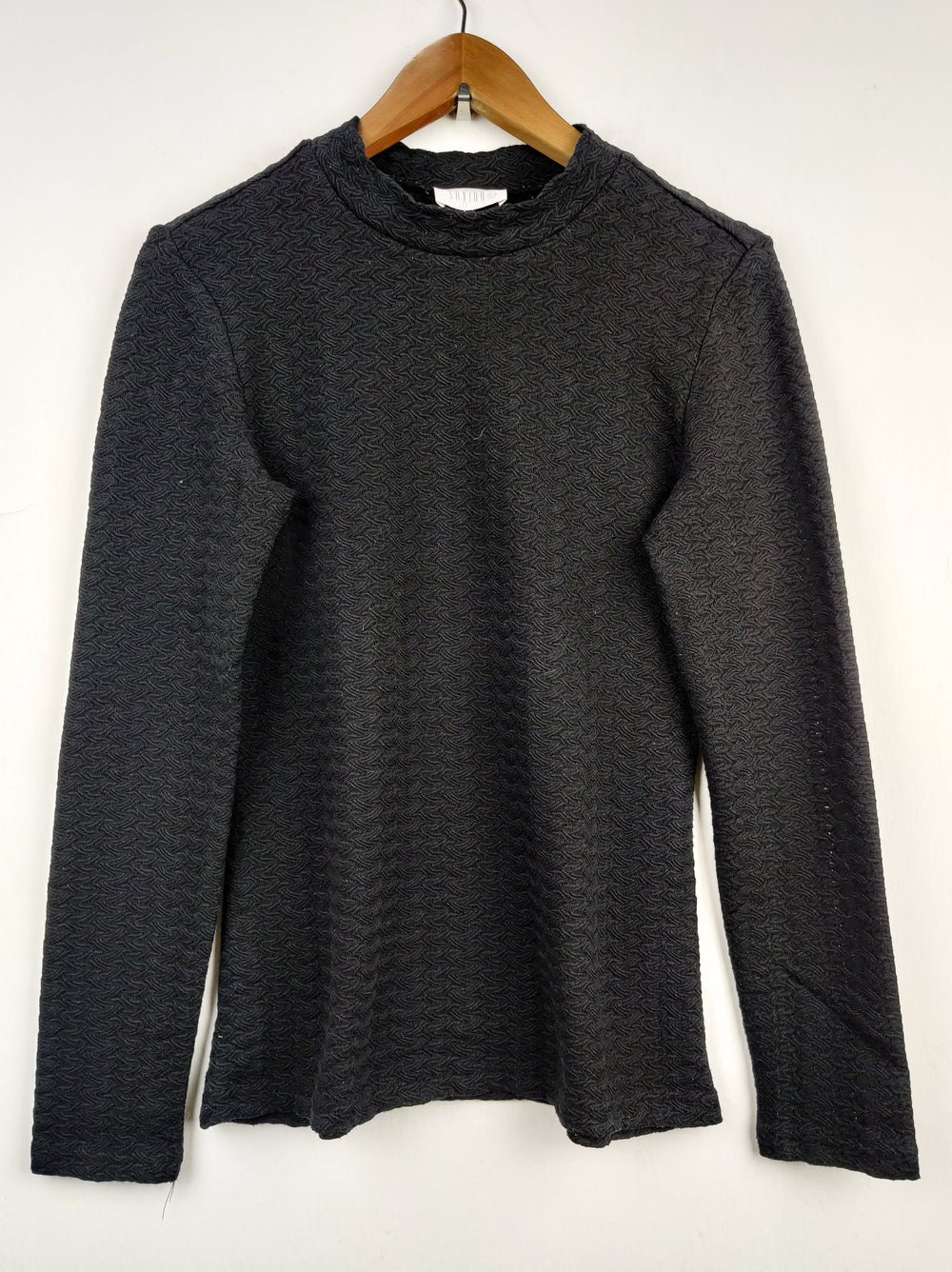 Buy online pre-used pre-loved 100% authentic & Original branded Savida (HT-1629) available in Pakistan. Top international brands avilable.